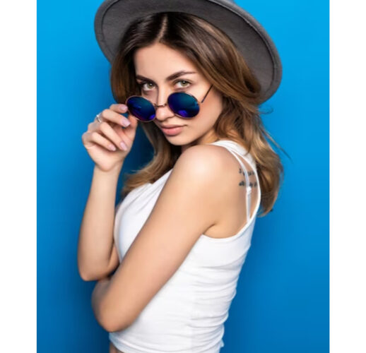 Using Your Comp Card to Break into High Fashion Modeling