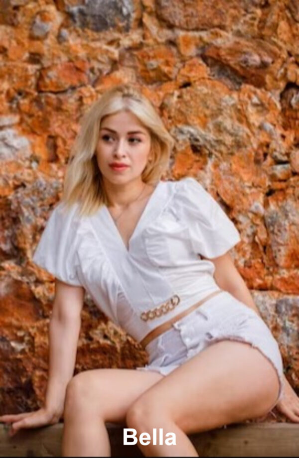 Timeless Glamour: Classic-Inspired Compcard Template for Fashion-Forward Female Models 2 Timeless Glamour: Classic-Inspired Compcard Template for Fashion-Forward Female Models