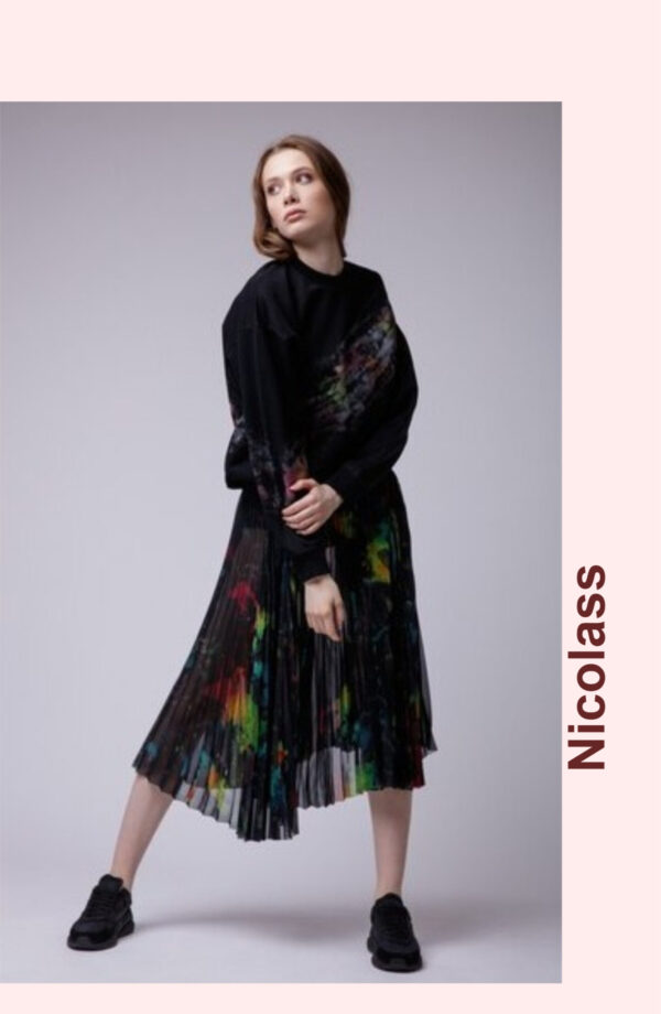 Timeless Grace: Vintage-Inspired Compcard Template for Women 2 Timeless Grace: Vintage-Inspired Compcard Template for Women